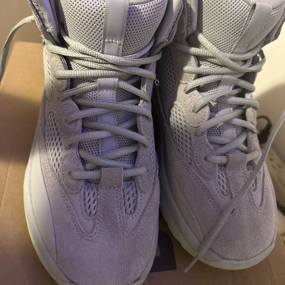 Yeezy men boots  size 8 1/2